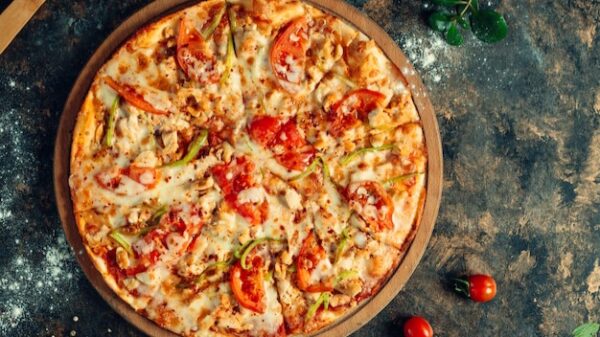 Italian special chicken bolo pizza medium [1-2 People]